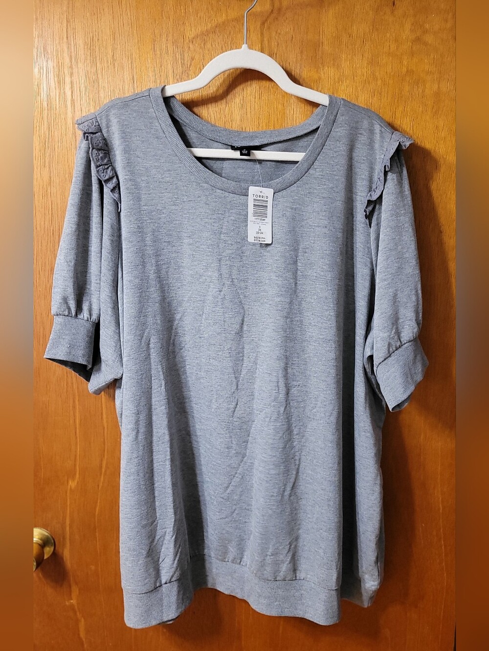 Torrid Gray Ruffle Shoulder Light French Terry Short Sleeve Top Size 3 NWT-1114